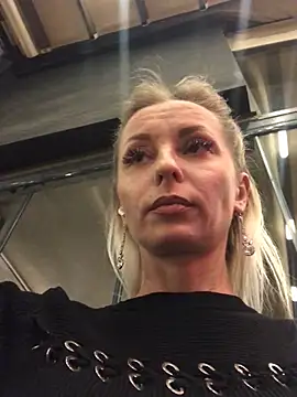 Snapshot of Diamond_Bunny_ chatting on 21, 3, 2025 Diamond Bunny  online show from 21, 3, 2025