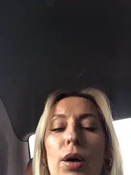 Snapshot of Diamond_Bunny_ chatting on 25, 10, 2025 Diamond Bunny  online show from 25, 10, 2025