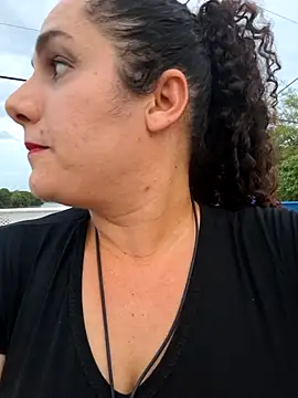 Snapshot of litha_luna chatting on 5, 11, 2025 litha luna online show from 5, 11, 2025