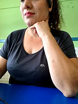 Snapshot of litha_luna chatting on 18, 12, 2025 litha luna online show from 18, 12, 2025