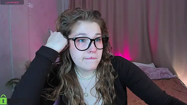 Snapshot of Colleen_Blake chatting on 21, 10, 2025 Colleen Blake online show from 21, 10, 2025