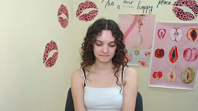  SusieSu  online show from 28, 2, 2025