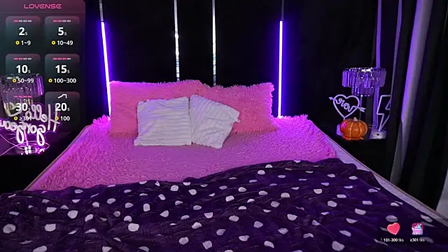 Snapshot of MagicLilu chatting on 11, 11, 2025 MagicLilu online show from 11, 11, 2025