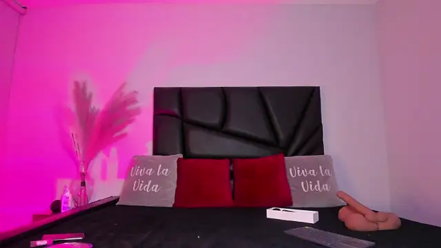 Snapshot of Tiffany_sander chatting on 9, 9, 2025 Tiffany sander online show from 9, 9, 2025