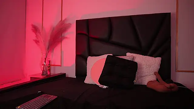 Snapshot of Tiffany_sander chatting on 16, 12, 2025 Tiffany sander online show from 16, 12, 2025