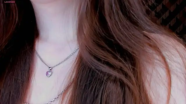 EvaBradley online show from 2, 1, 2025