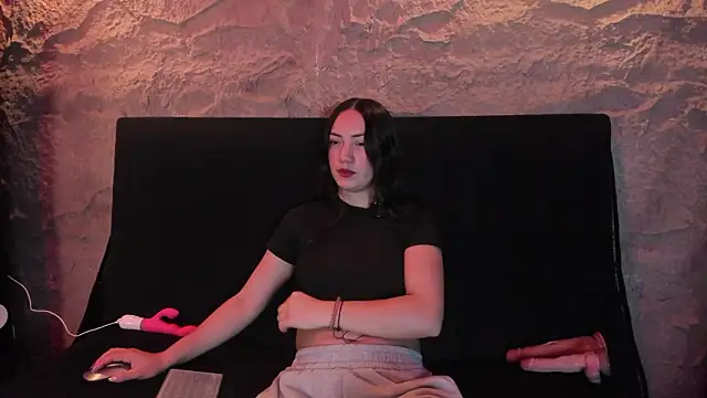 Snapshot of Scarlett__Fox__ chatting on 4, 2, 2026 Scarlett Fox online show from 4, 2, 2026