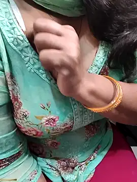 Snapshot of Anamika_Kapoor chatting on 28, 10, 2025 Anamika Kapoor online show from 28, 10, 2025