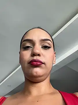 Snapshot of Sara-77 chatting on 8, 5, 2026 Sara-77 online show from 8, 5, 2026