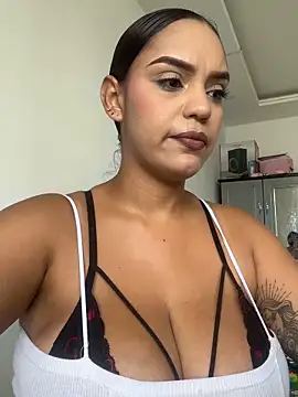 Snapshot of Sara-77 chatting on 14, 5, 2026 Sara-77 online show from 14, 5, 2026