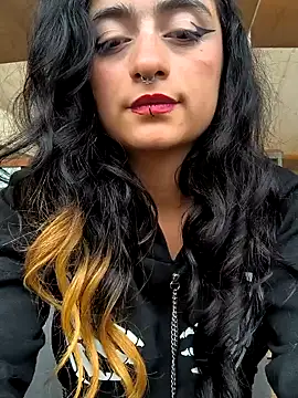 Lila Desiree online show from 13, 2, 2025