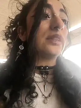 Lila Desiree online show from 4, 12, 2025