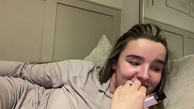 maisiesmithx online show from 9, 11, 2025