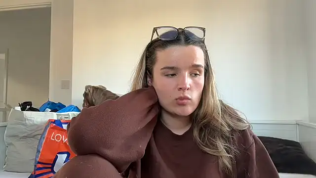 maisiesmithx online show from 13, 4, 2026