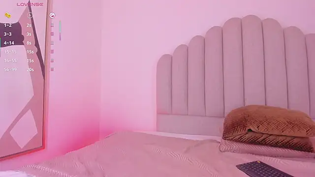 Nikki Angel  online show from 8, 11, 2025