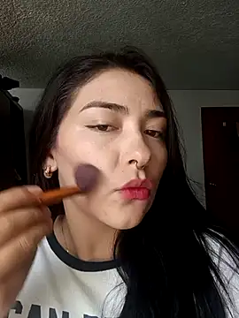 SophieWinslow online show from 8, 3, 2025