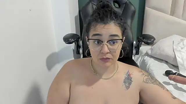 Snapshot of Reginavegaa chatting on 12, 2, 2025 Reginavegaa online show from 12, 2, 2025