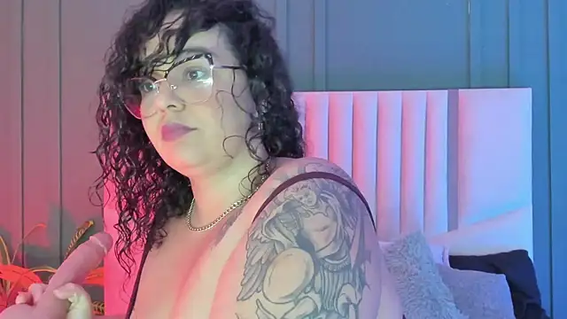 Snapshot of Reginavegaa chatting on 28, 2, 2025 Reginavegaa online show from 28, 2, 2025