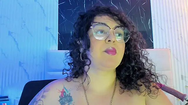 Snapshot of Reginavegaa chatting on 9, 9, 2025 Reginavegaa online show from 9, 9, 2025