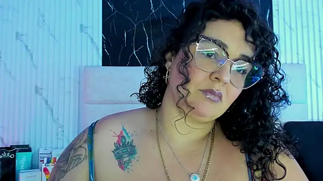 Snapshot of Reginavegaa chatting on 19, 9, 2025 Reginavegaa online show from 19, 9, 2025