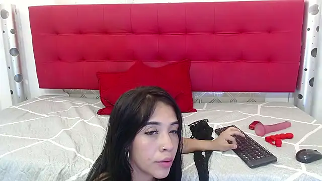 Snapshot of zhamira_21 chatting on 7, 2, 2025 zhamira 21 online show from 7, 2, 2025