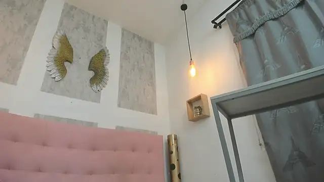 Snapshot of zhamira_21 chatting on 4, 12, 2025 zhamira 21 online show from 4, 12, 2025