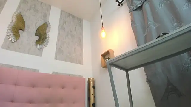 Snapshot of zhamira_21 chatting on 13, 12, 2025 zhamira 21 online show from 13, 12, 2025