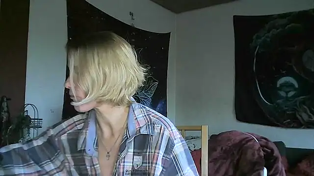 Snapshot of yola181 chatting on 18, 1, 2025 yola181 online show from 18, 1, 2025