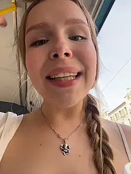 mur girl online show from 15, 7, 2026