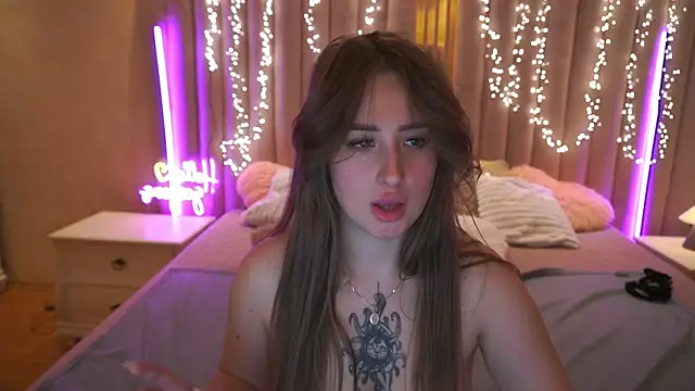 Snapshot of GentleAdellee chatting on 13, 12, 2025 GentleAdellee online show from 13, 12, 2025