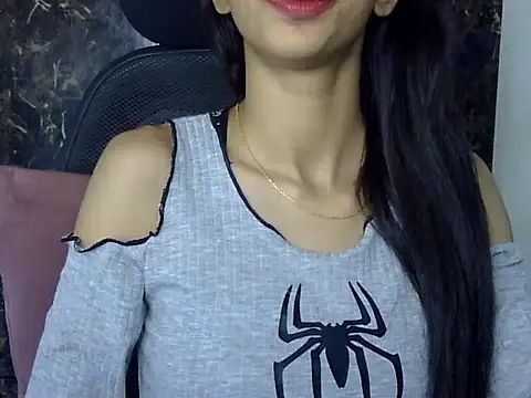 MAAYRA 09 online show from 1, 2, 2025