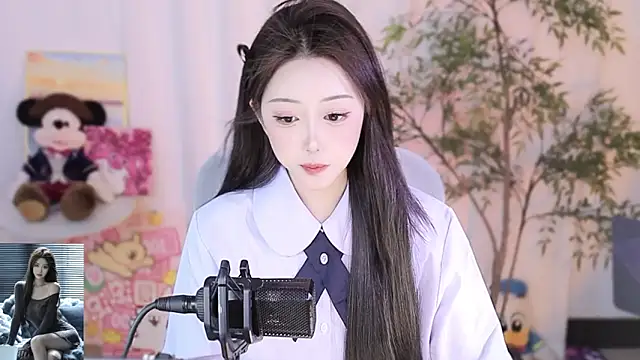 Arwyn-rr online show from 6, 3, 2025