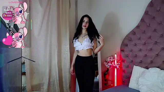 Snapshot of Erikka__ chatting on 20, 10, 2025 Erikka online show from 20, 10, 2025