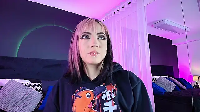 Aylen darkmoor online show from 9, 4, 2026