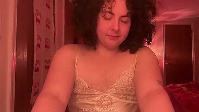 Snapshot of RaspberryTommyFTM chatting on 25, 2, 2026 RaspberryTommyFTM online show from 25, 2, 2026