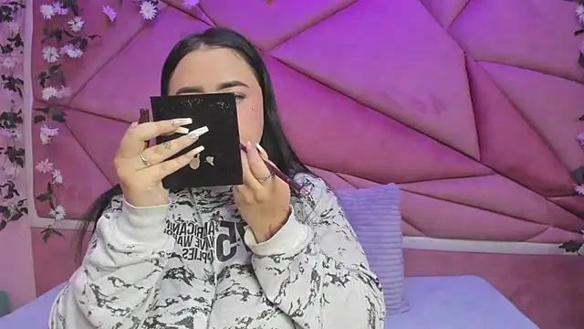 Snapshot of Victoria_Rossy chatting on 15, 11, 2025 Victoria Rossy online show from 15, 11, 2025