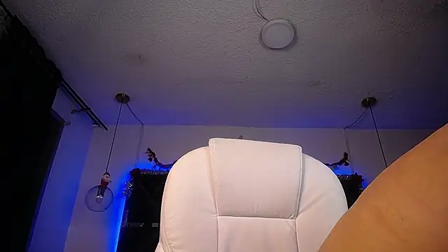 MIA YOURHOTTIE online show from 10, 12, 2024