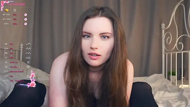 Snapshot of LoraDevon chatting on 4, 2, 2025 LoraDevon online show from 4, 2, 2025