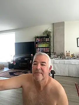 Snapshot of aarosteev2 chatting on 5, 12, 2025 aarosteev2 online show from 5, 12, 2025