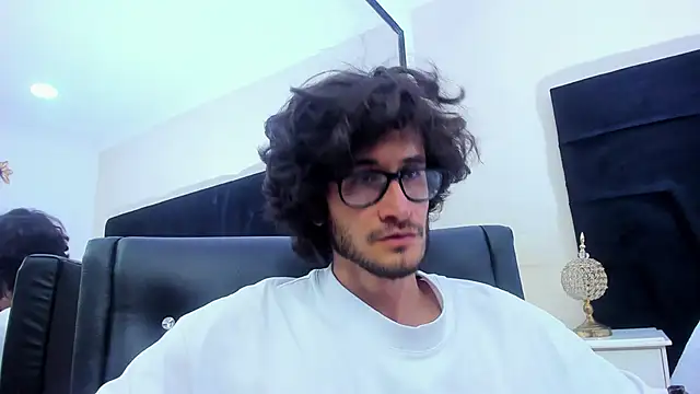 Loggan donnelly online show from 30, 1, 2025