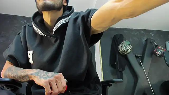 Loggan donnelly online show from 10, 10, 2025