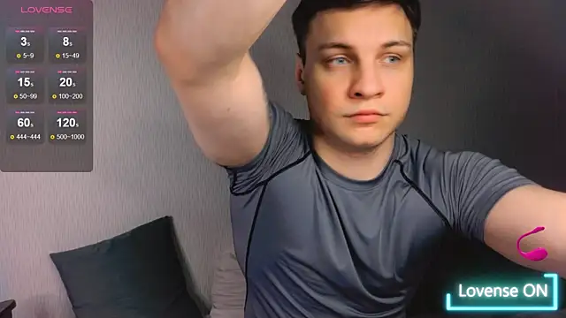 handsome guy01 online show from 29, 1, 2025