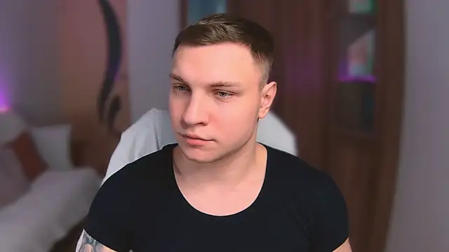 handsome guy01 online show from 8, 3, 2025