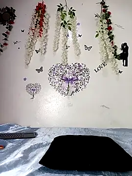 tiffany Bitch online show from 10, 9, 2025