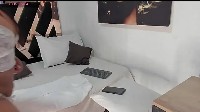 Snapshot of Alenajones chatting on 29, 6, 2026 Alenajones online show from 29, 6, 2026