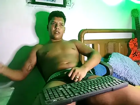 Snapshot of 628-andrew chatting on 5, 11, 2025 628-andrew online show from 5, 11, 2025