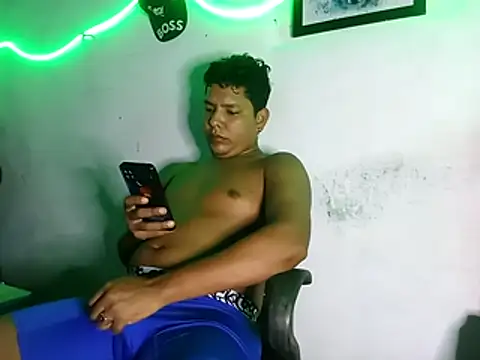 Snapshot of 628-andrew chatting on 28, 11, 2025 628-andrew online show from 28, 11, 2025