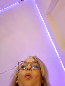 Snapshot of Aligoldbottom chatting on 1, 3, 2025 Aligoldbottom online show from 1, 3, 2025