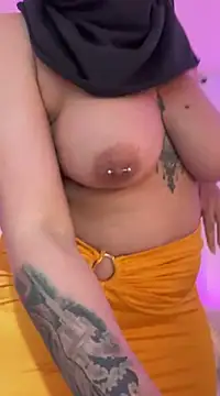 Snapshot of Aligoldbottom chatting on 18, 3, 2025 Aligoldbottom online show from 18, 3, 2025