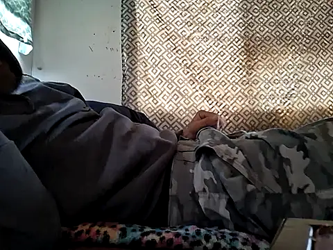 Snapshot of Cantufamily1979 chatting on 30, 11, 2025 Cantufamily1979 online show from 30, 11, 2025